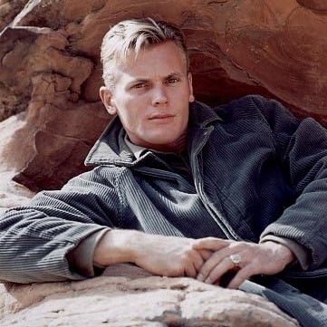 MV5BMTY1MTA0NzIzOV5BMl5BanBnXkFtZTYwMDA5NzI2._V1_FMjpg_UX361_